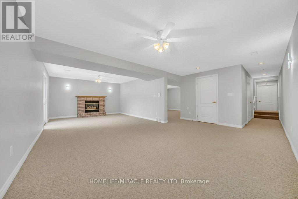114 Glencliffe Court, Kitchener, ON - Indoor Photo Showing Other Room