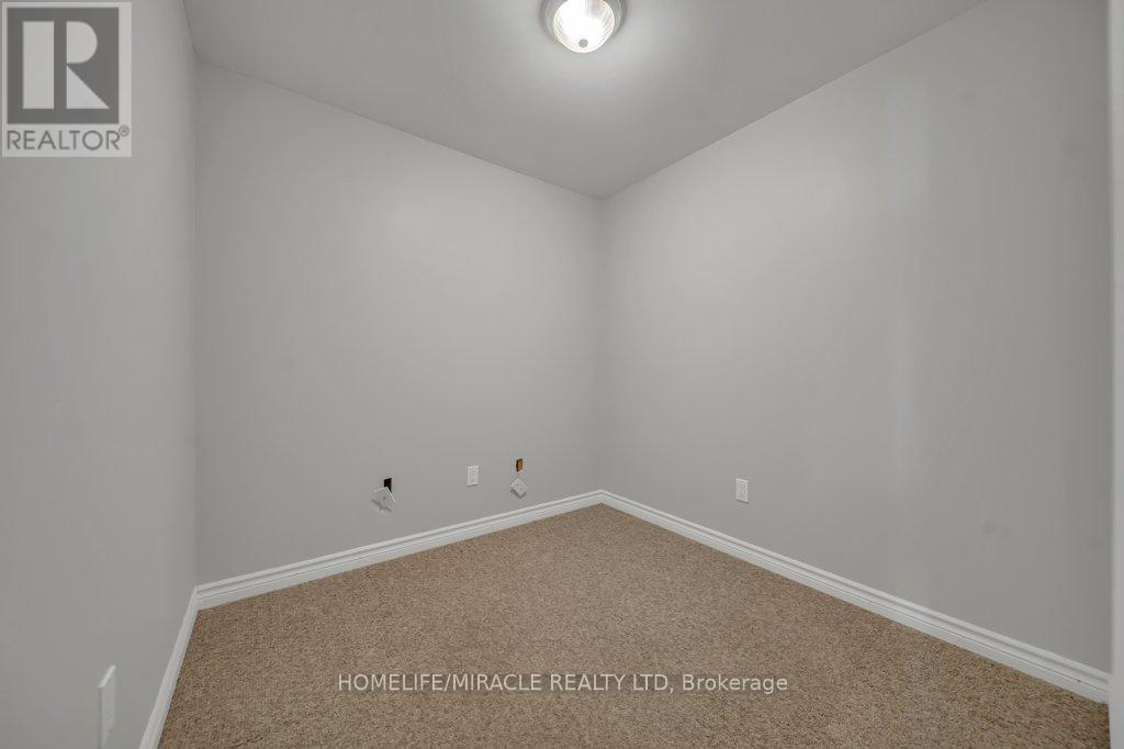 114 Glencliffe Court, Kitchener, ON - Indoor Photo Showing Other Room