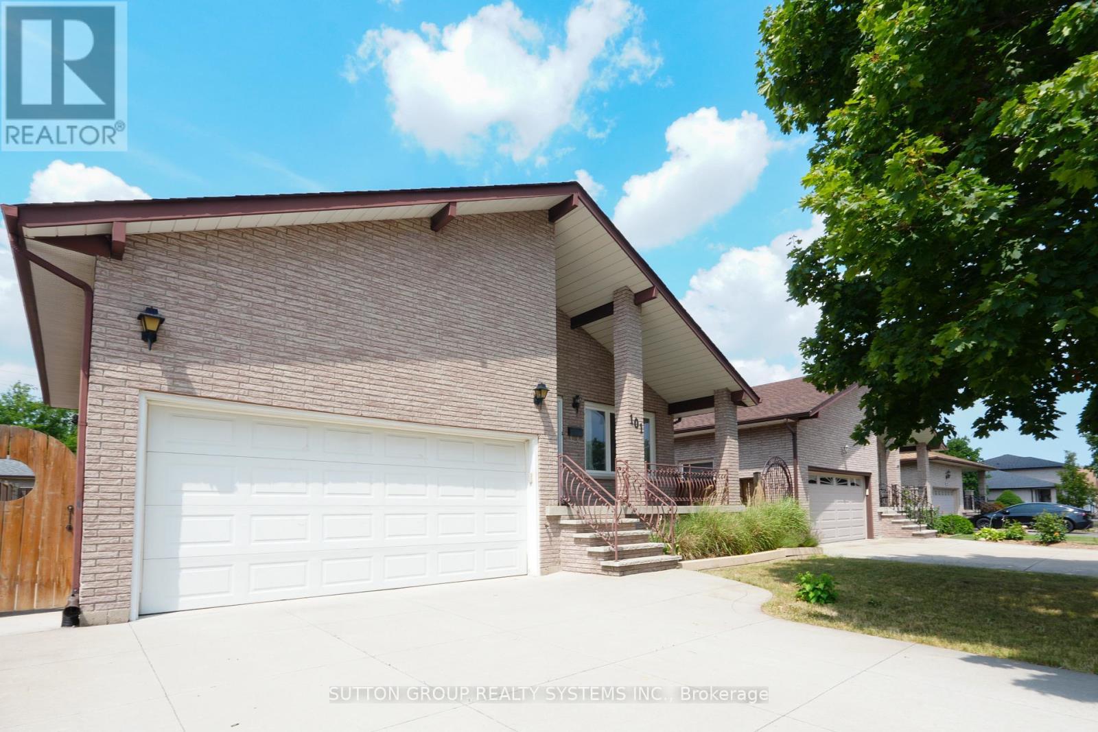 101 Henley Drive, Hamilton, ON - Outdoor