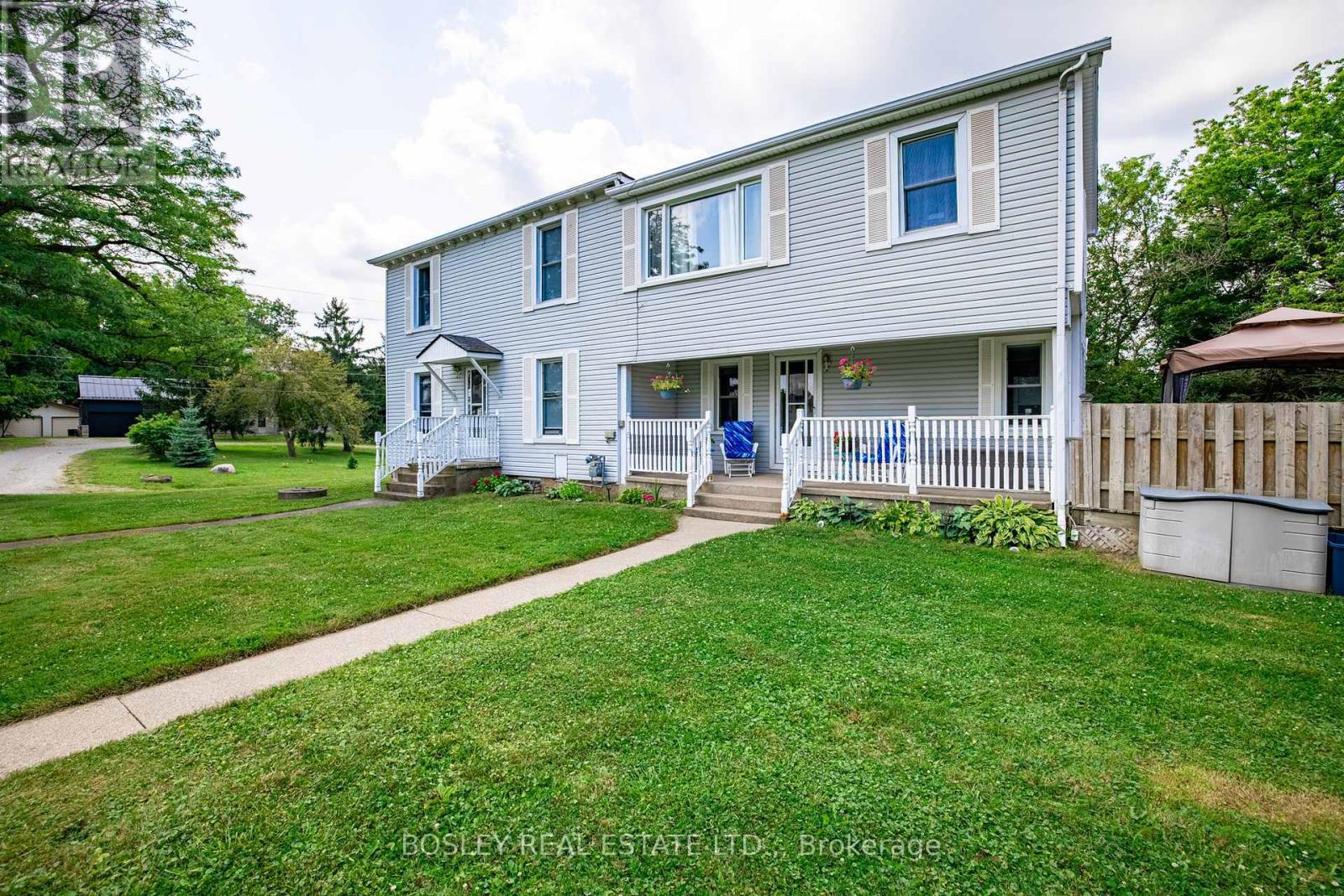 Country home with versatile layout - 1609 Eighth Avenue, St. Catharines (Rural Eighth), ON - Outdoor With Deck Patio Veranda