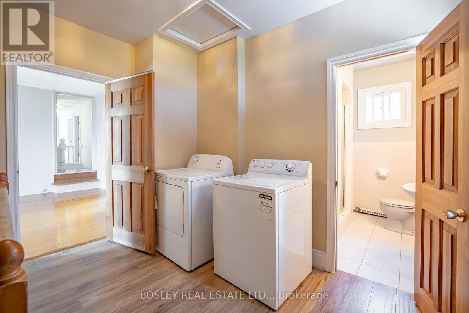 Laundry upstairs - 1609 Eighth Avenue, St. Catharines (Rural Eighth), ON - Indoor Photo Showing Laundry Room