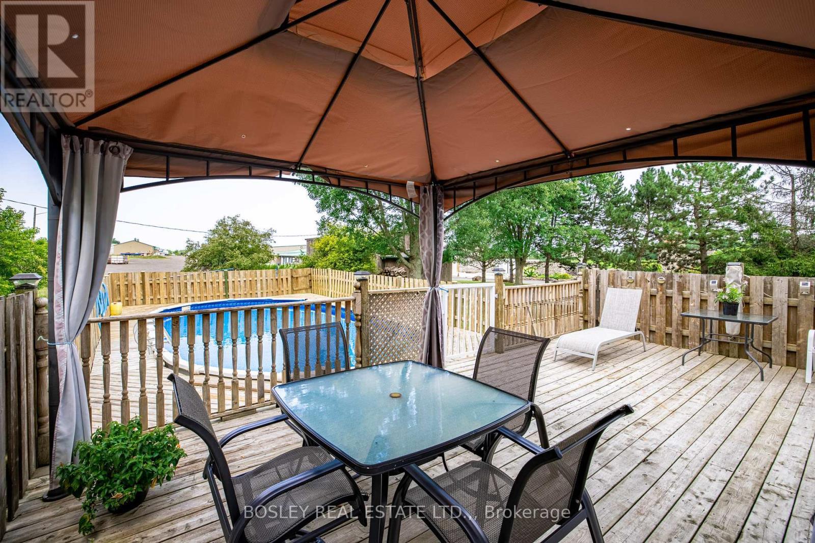 1609 Eighth Avenue, St. Catharines (Rural Eighth), ON - Outdoor With Deck Patio Veranda With Exterior