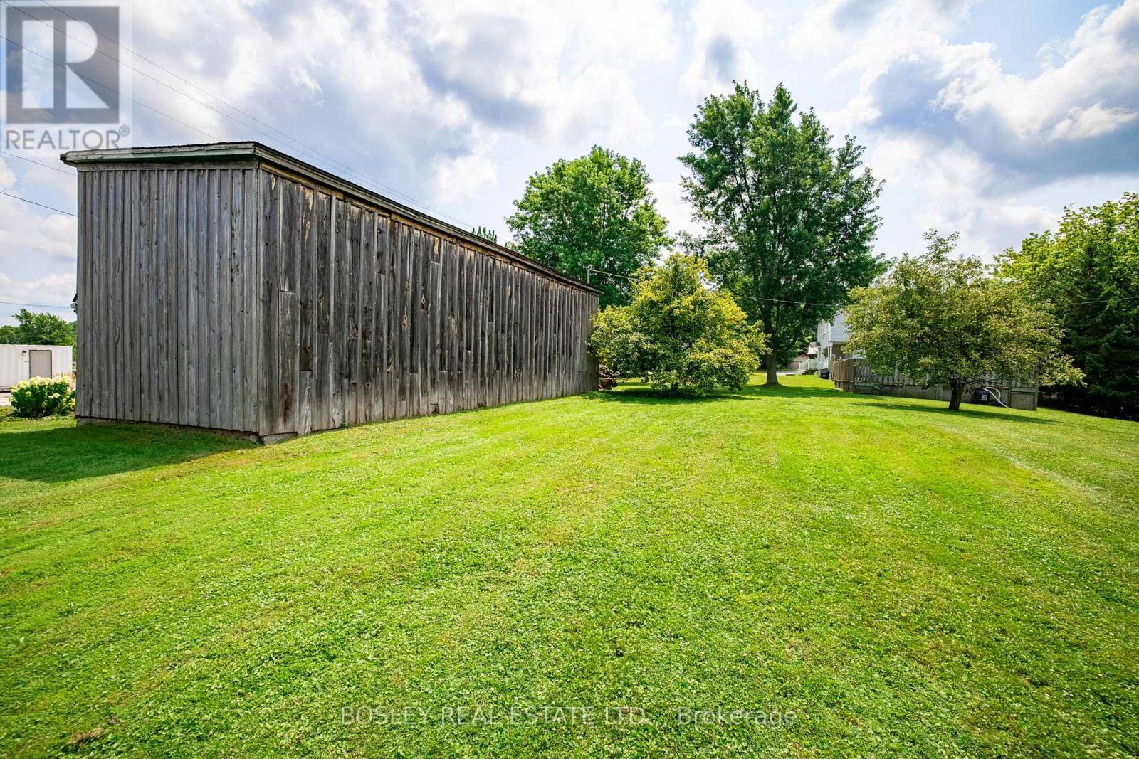 1609 Eighth Avenue, St. Catharines (Rural Eighth), ON - Outdoor