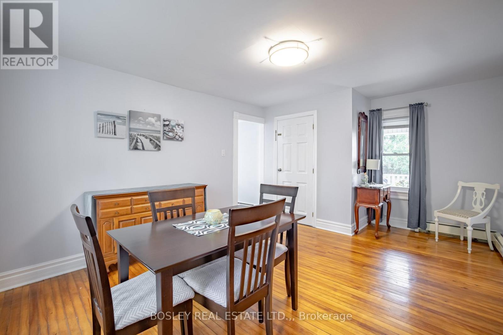 1609 Eighth Avenue, St. Catharines (Rural Eighth), ON - Indoor Photo Showing Dining Room