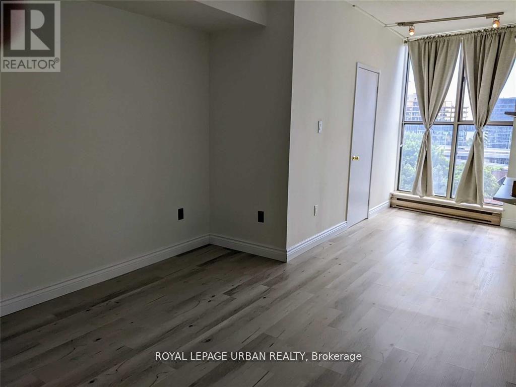 918 - 65 Scadding Avenue, Toronto, ON - Indoor Photo Showing Other Room