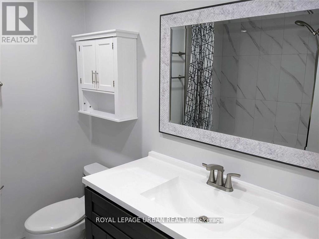 918 - 65 Scadding Avenue, Toronto, ON - Indoor Photo Showing Bathroom