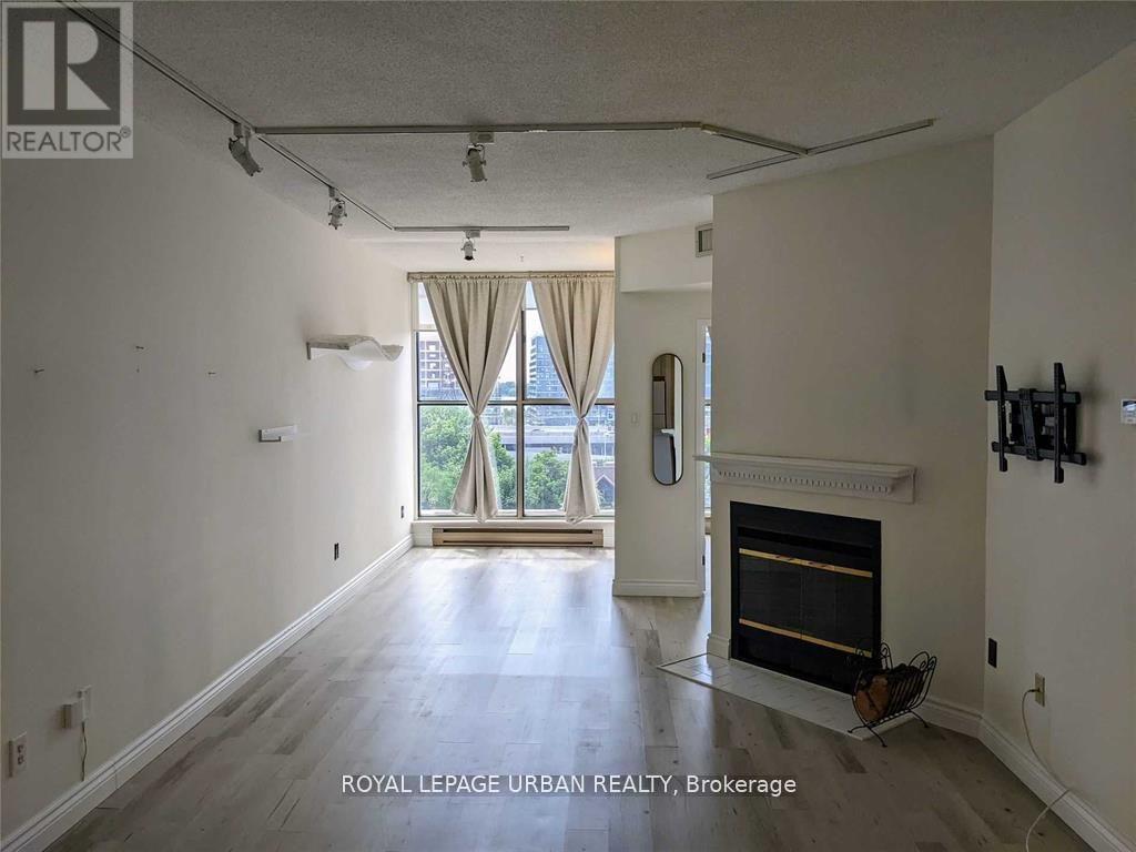 918 - 65 Scadding Avenue, Toronto, ON - Indoor