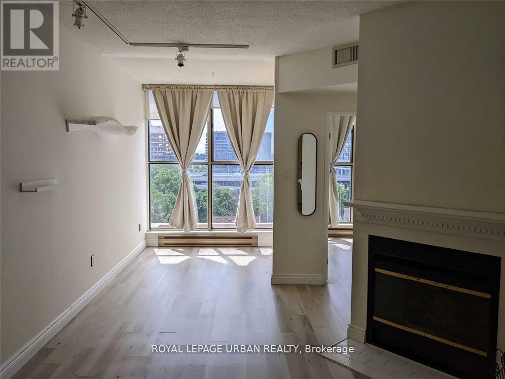 918 - 65 Scadding Avenue, Toronto, ON - Indoor Photo Showing Other Room