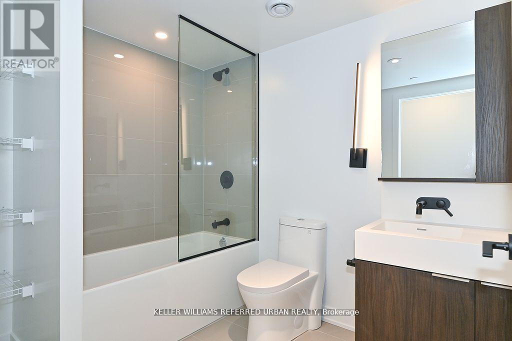 S807 - 127 Broadway Avenue, Toronto, ON - Indoor Photo Showing Bathroom