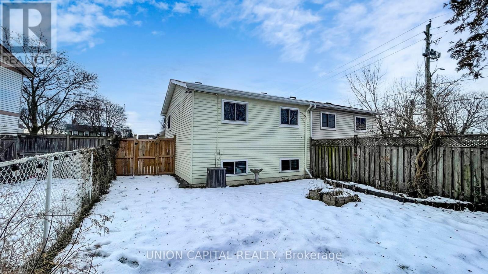 376 Calvert Court, Oshawa, ON - Outdoor