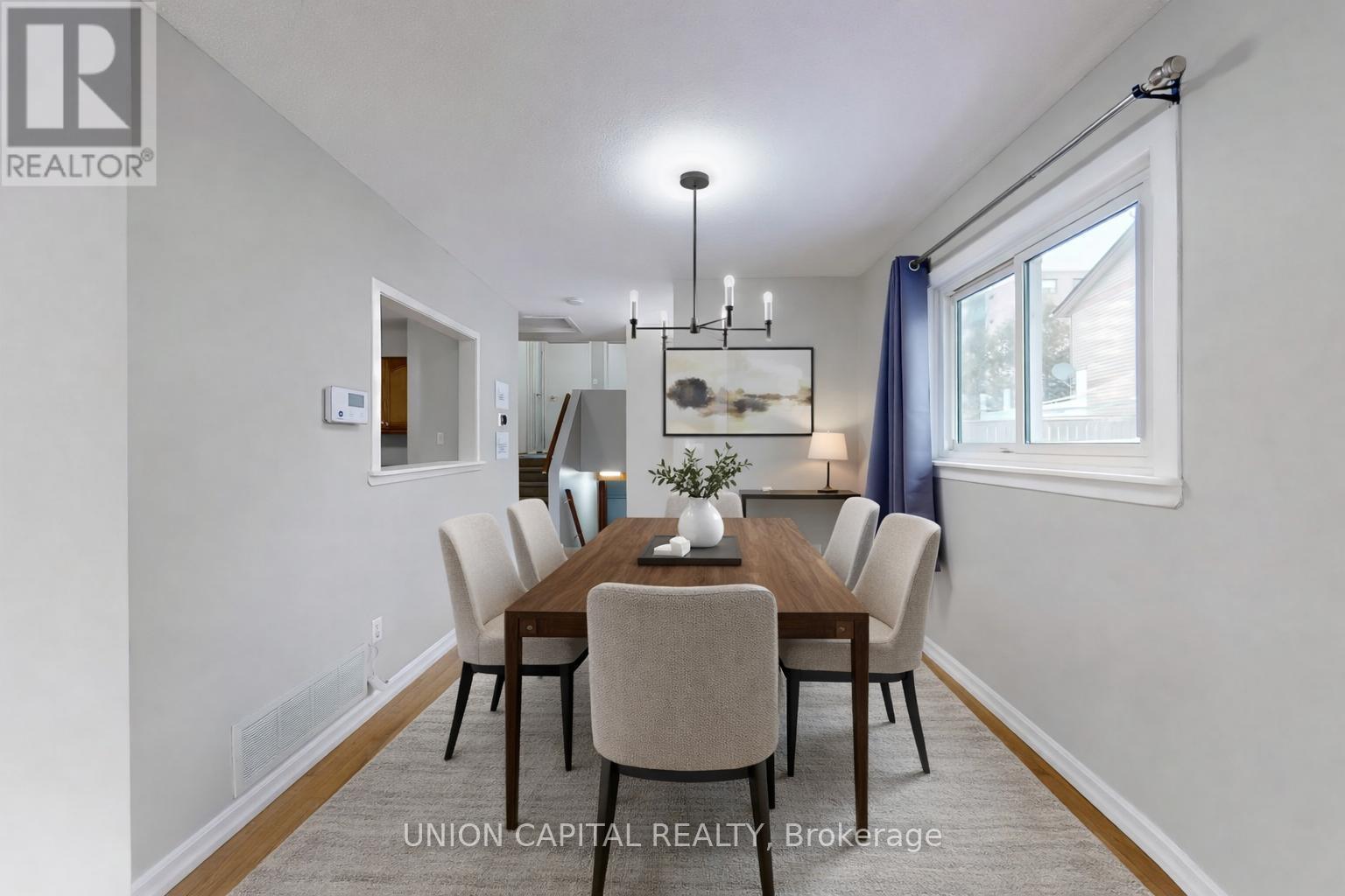 376 Calvert Court, Oshawa, ON - Indoor Photo Showing Dining Room