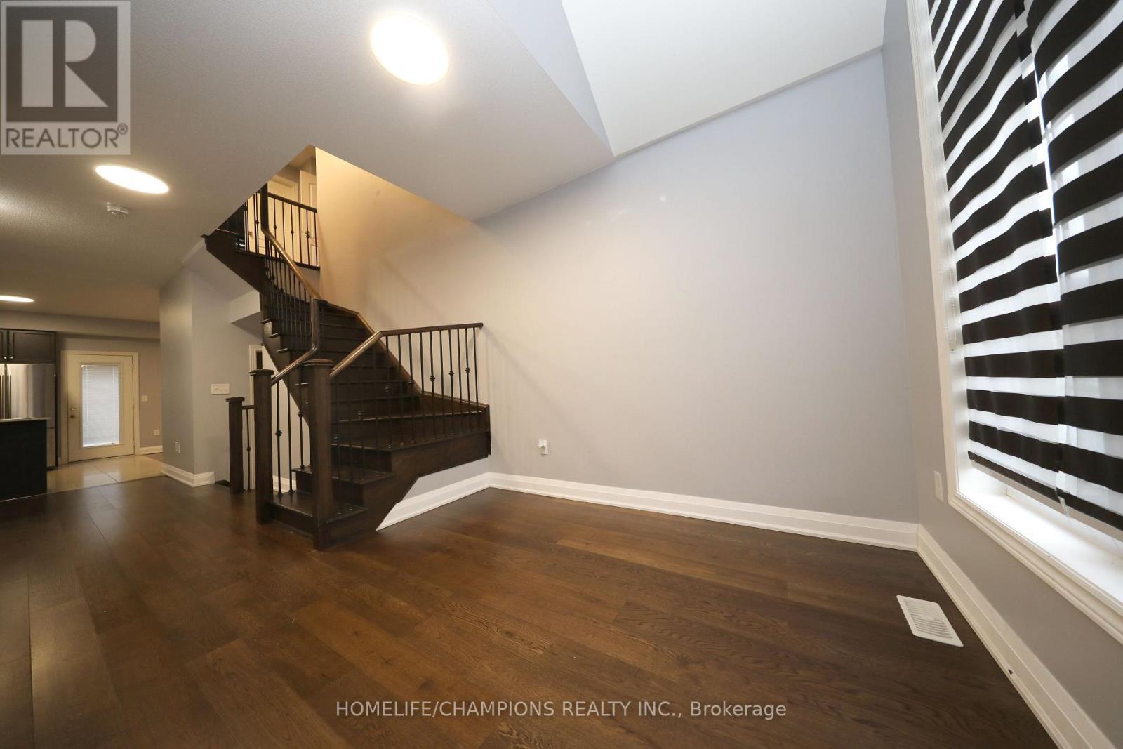 13 John Moore Road, East Gwillimbury, ON - Indoor Photo Showing Other Room