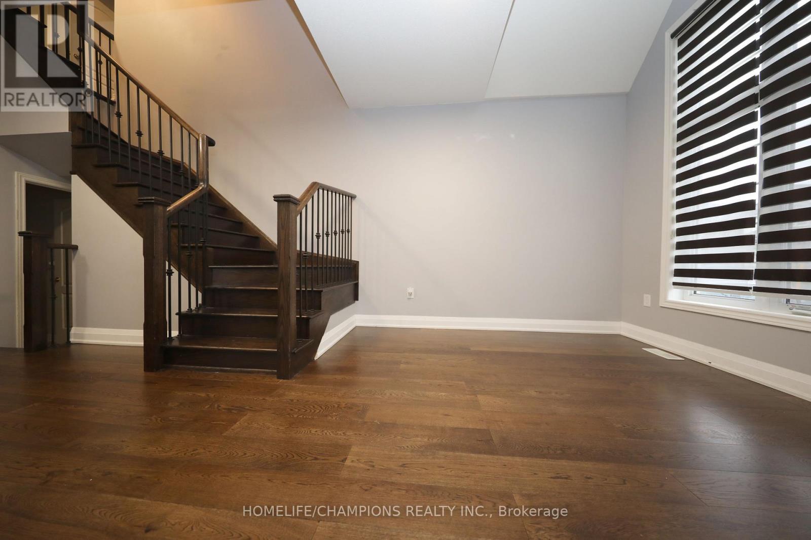 13 John Moore Road, East Gwillimbury, ON - Indoor Photo Showing Other Room