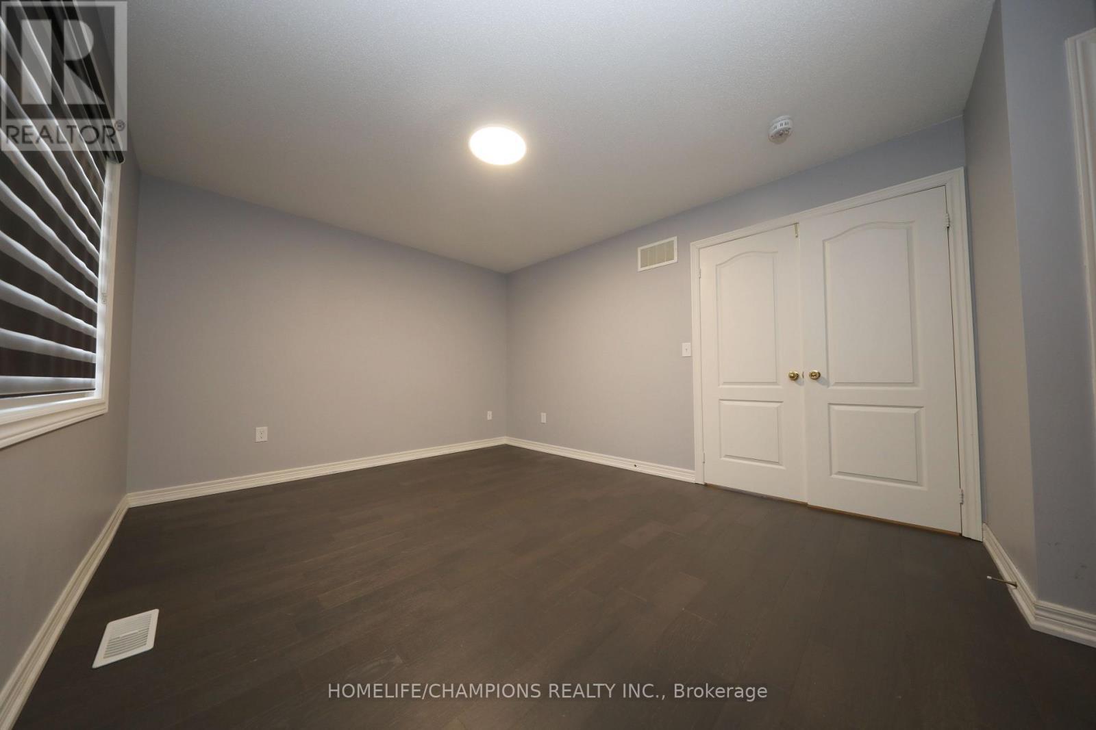 13 John Moore Road, East Gwillimbury, ON - Indoor Photo Showing Other Room