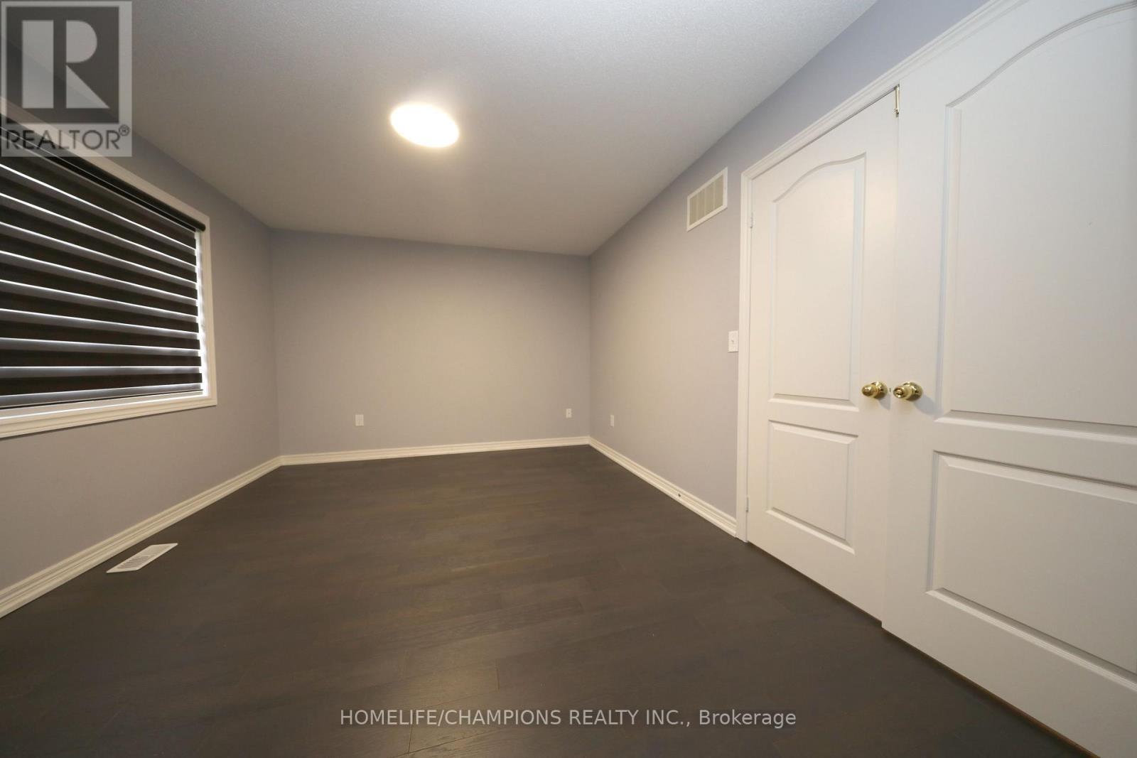 13 John Moore Road, East Gwillimbury, ON - Indoor Photo Showing Other Room