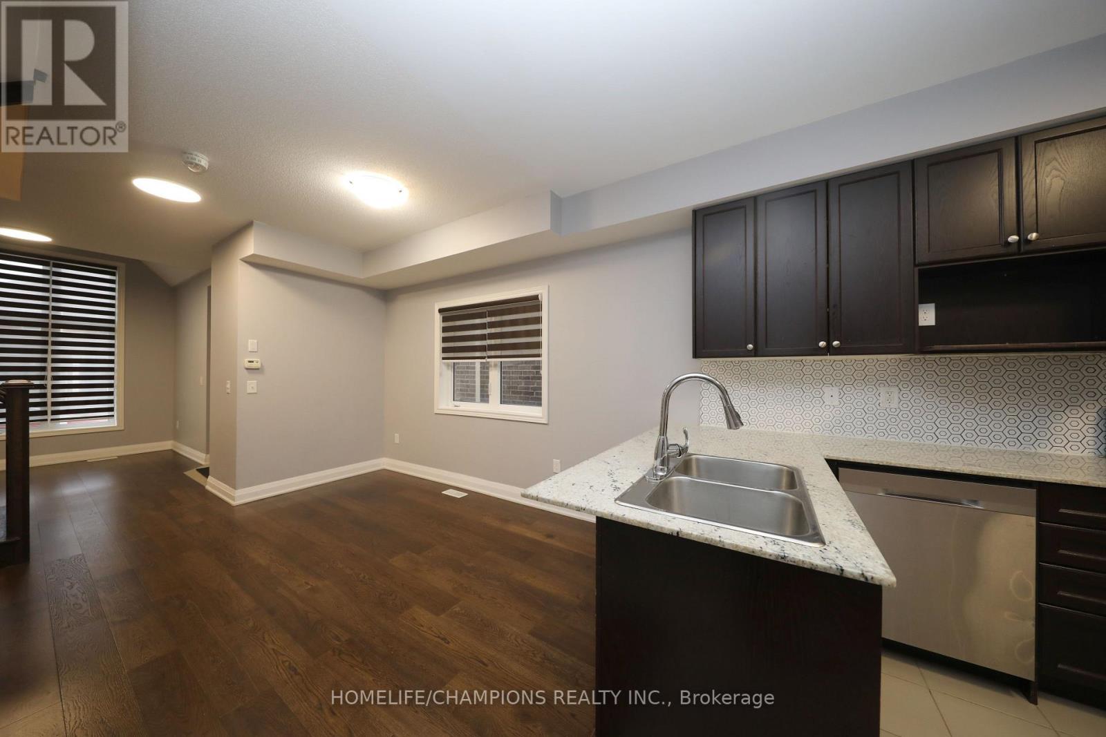 13 John Moore Road, East Gwillimbury, ON - Indoor Photo Showing Kitchen With Double Sink