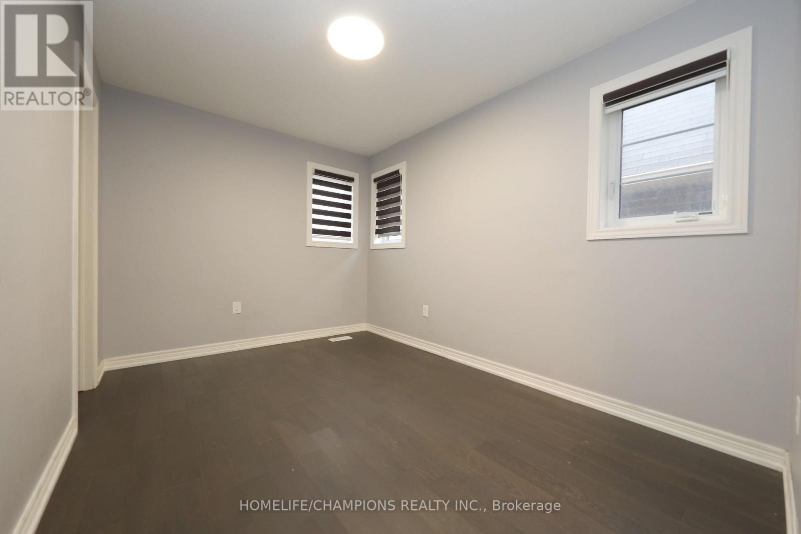 13 John Moore Road, East Gwillimbury, ON - Indoor Photo Showing Other Room