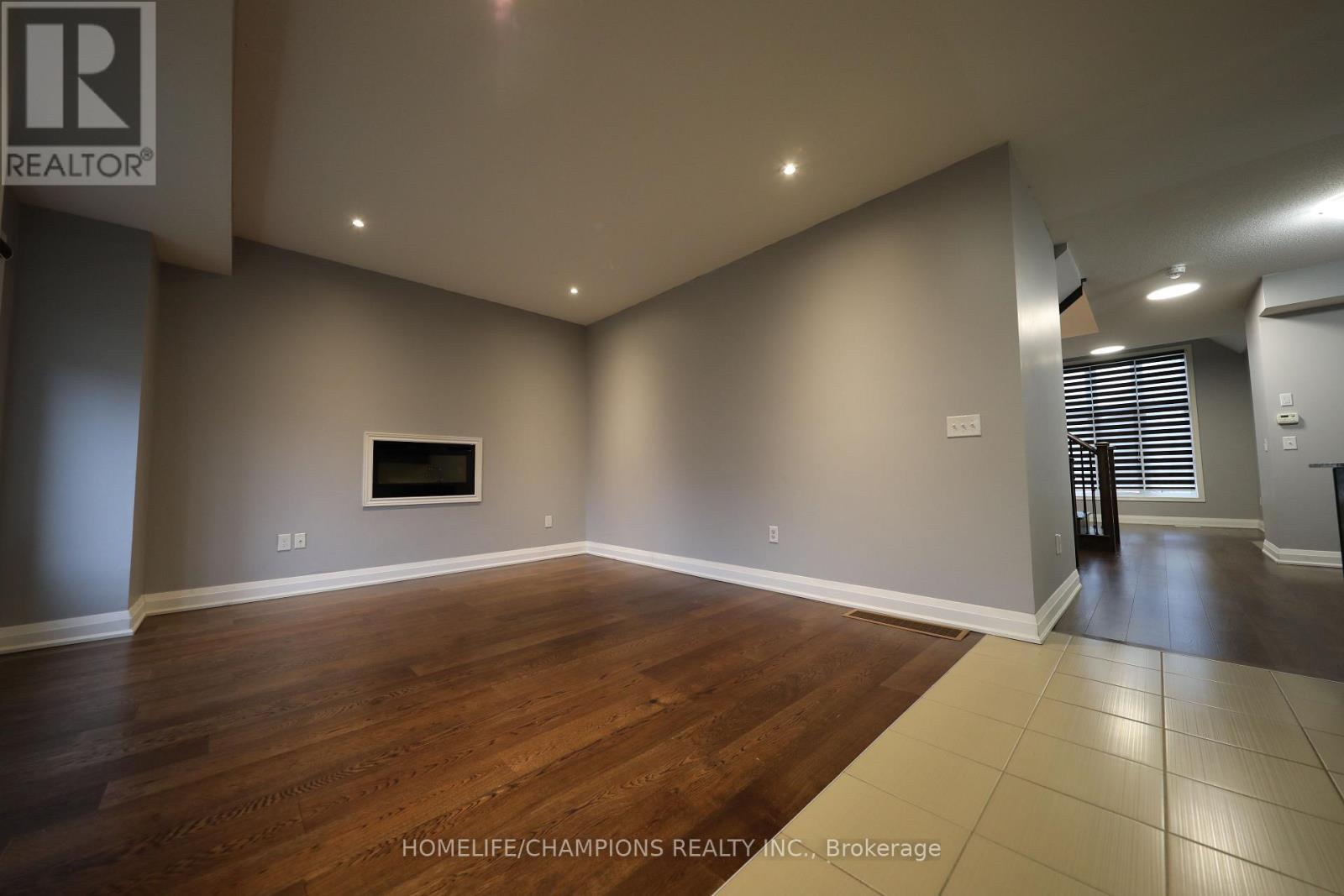 13 John Moore Road, East Gwillimbury, ON - Indoor Photo Showing Other Room