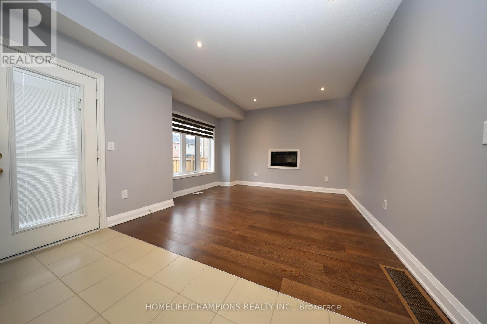 13 John Moore Road, East Gwillimbury, ON - Indoor Photo Showing Other Room
