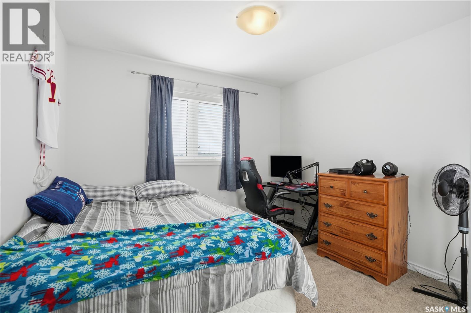 347 Palliser Way, Saskatoon, SK - Indoor Photo Showing Bedroom