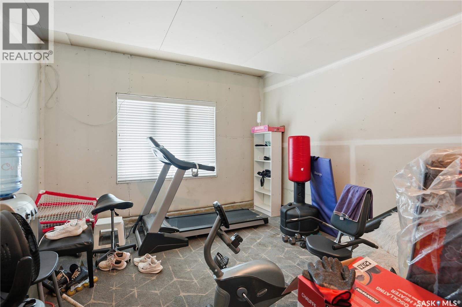 347 Palliser Way, Saskatoon, SK - Indoor Photo Showing Gym Room