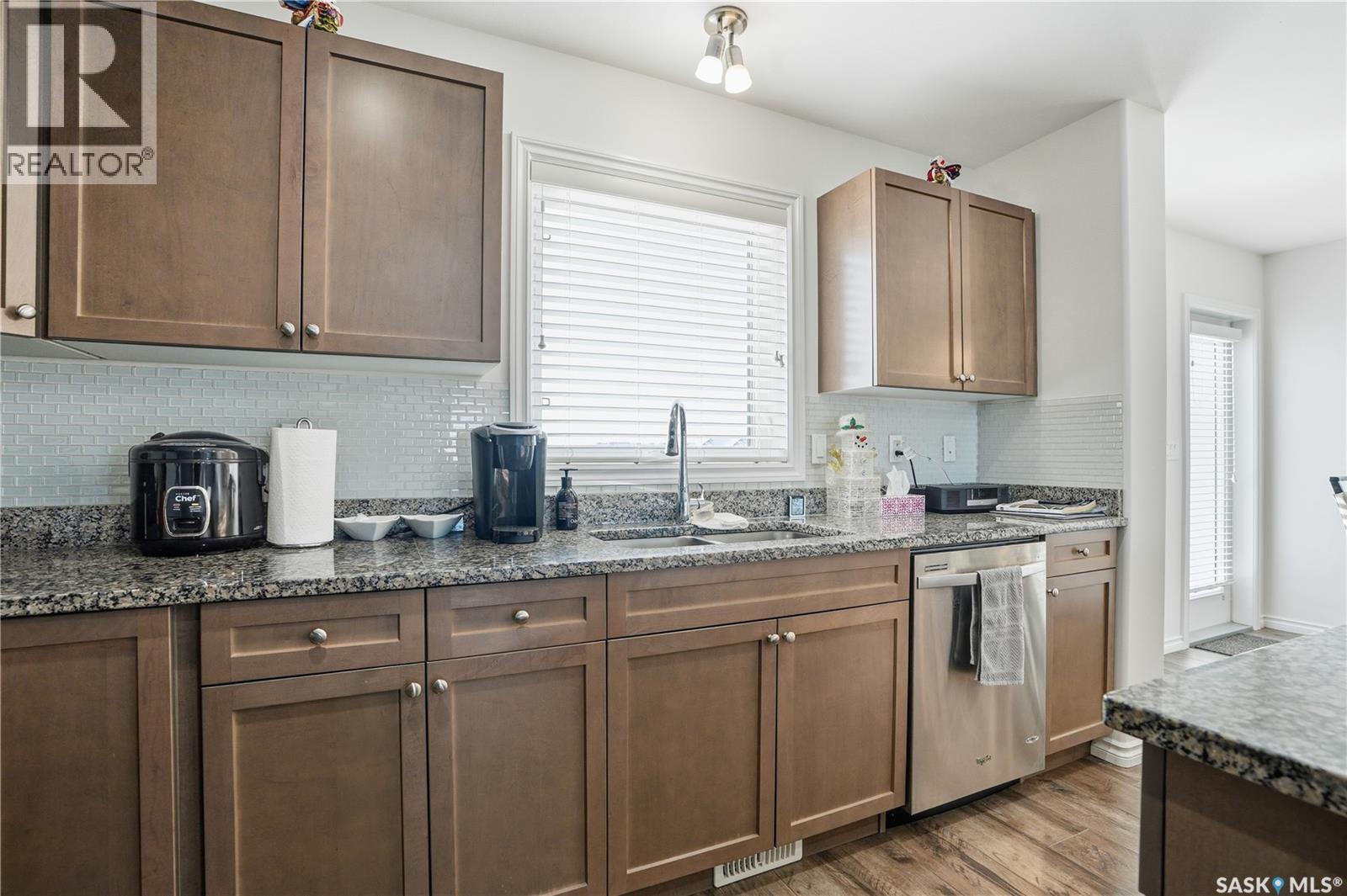 347 Palliser Way, Saskatoon, SK - Indoor Photo Showing Kitchen