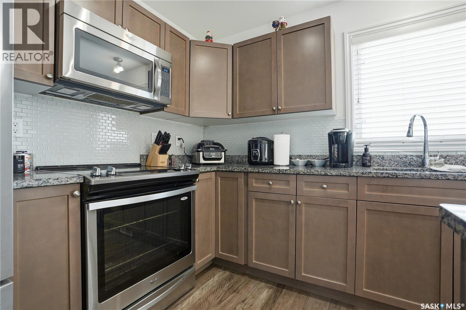 347 Palliser Way, Saskatoon, SK - Indoor Photo Showing Kitchen