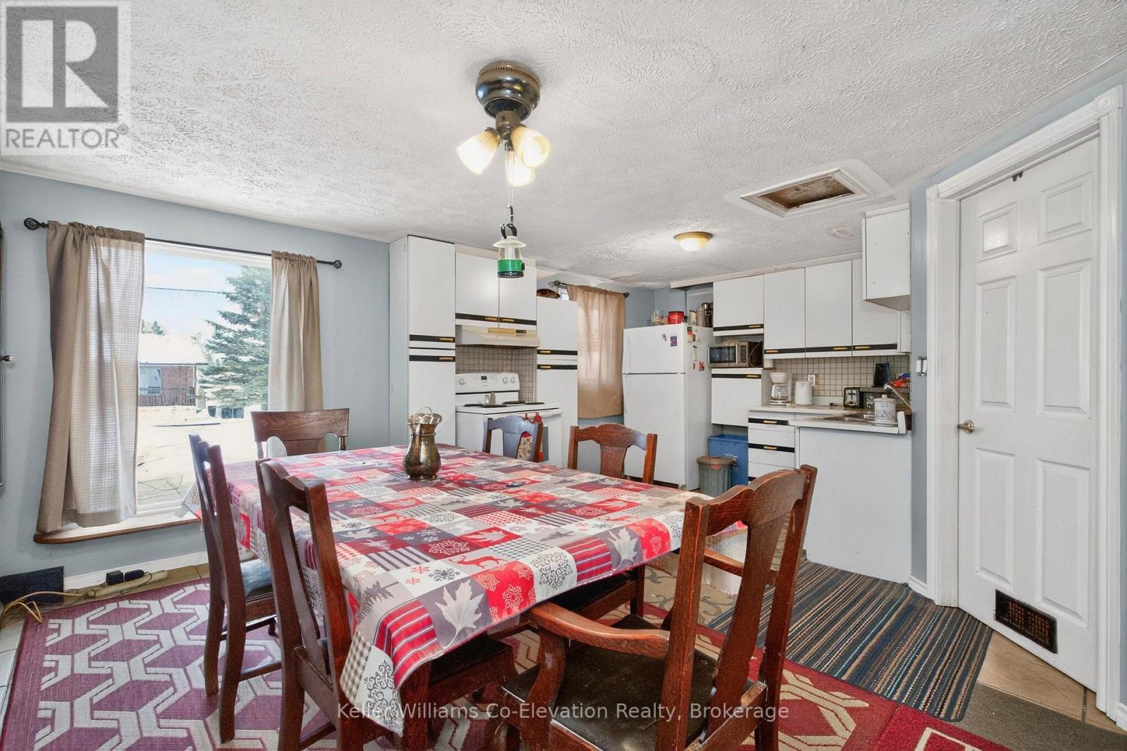332 Wardell Street, Tay (Port Mcnicoll), ON - Indoor Photo Showing Dining Room