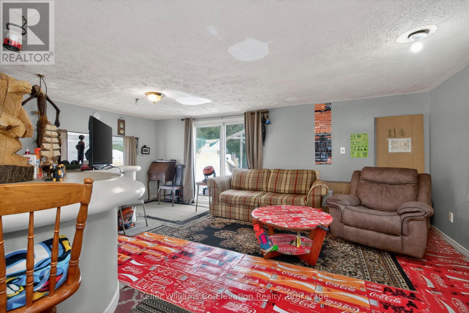332 Wardell Street, Tay (Port Mcnicoll), ON - Indoor Photo Showing Living Room