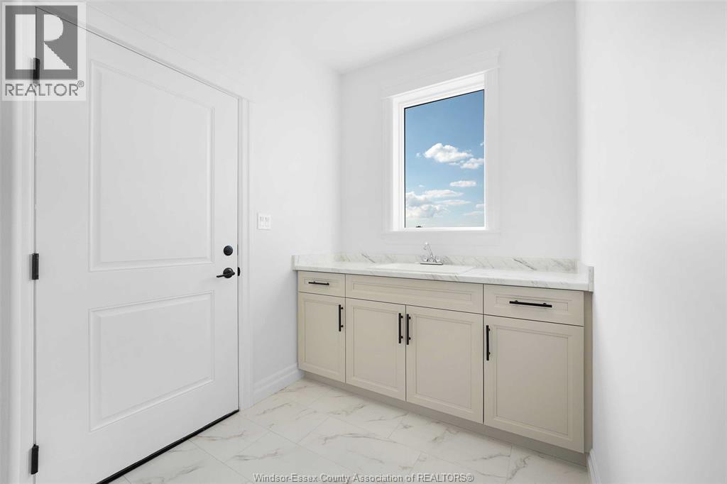 88 Graf Street, Harrow, ON - Indoor