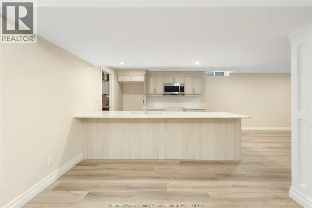 64 Jewel Street, Harrow, ON - Indoor Photo Showing Kitchen