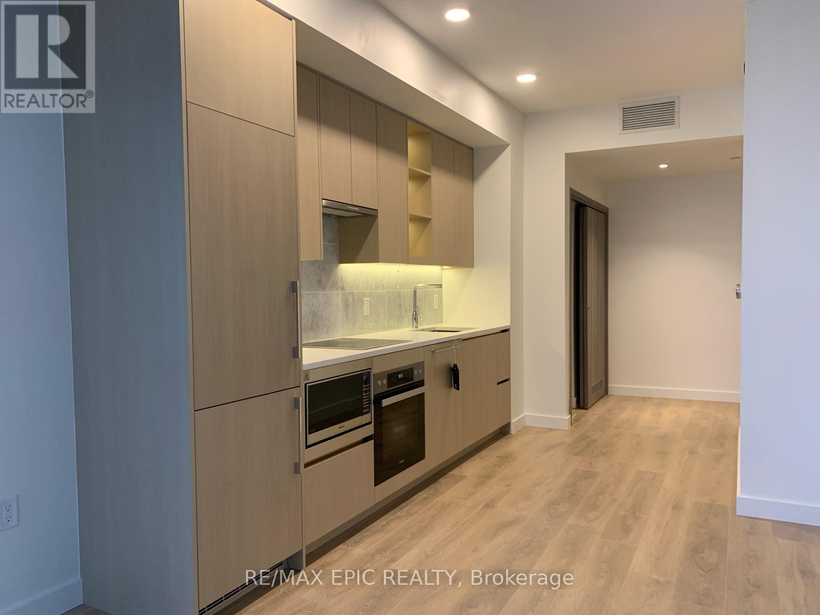 1815 - 85 Mcmahon Drive, Toronto, ON - Indoor