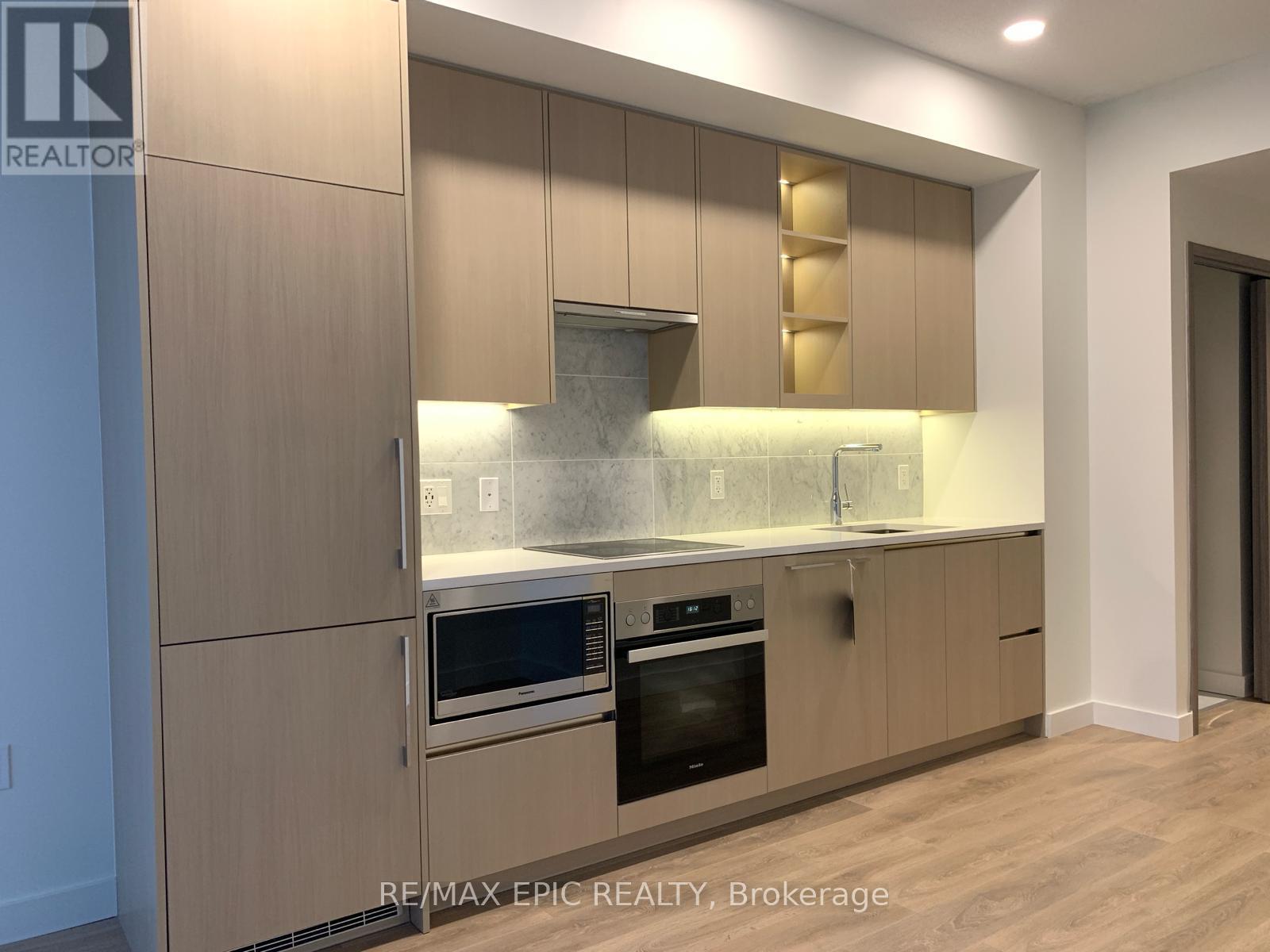 1815 - 85 Mcmahon Drive, Toronto, ON - Indoor Photo Showing Kitchen