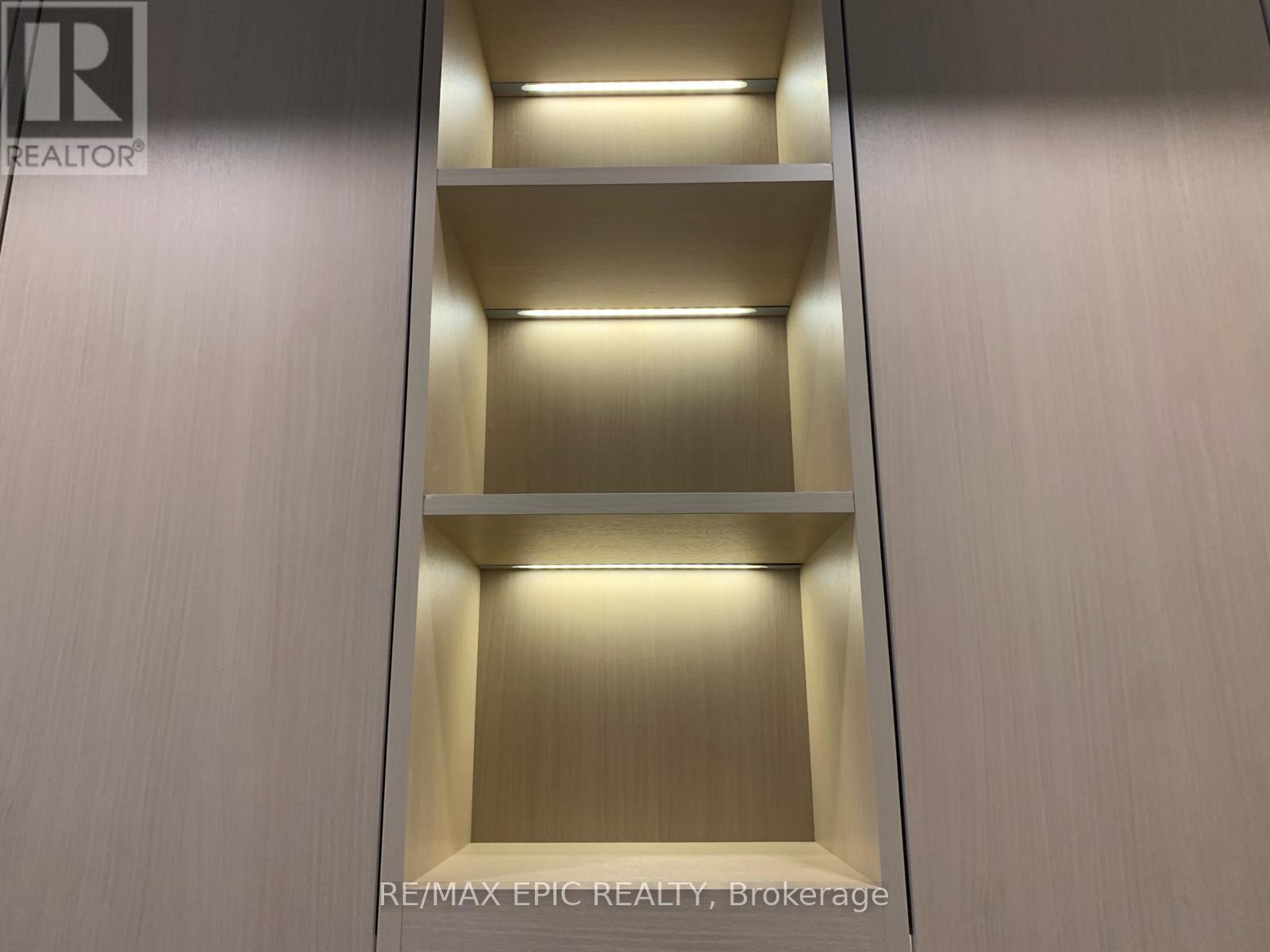 1815 - 85 Mcmahon Drive, Toronto, ON - Indoor Photo Showing Other Room