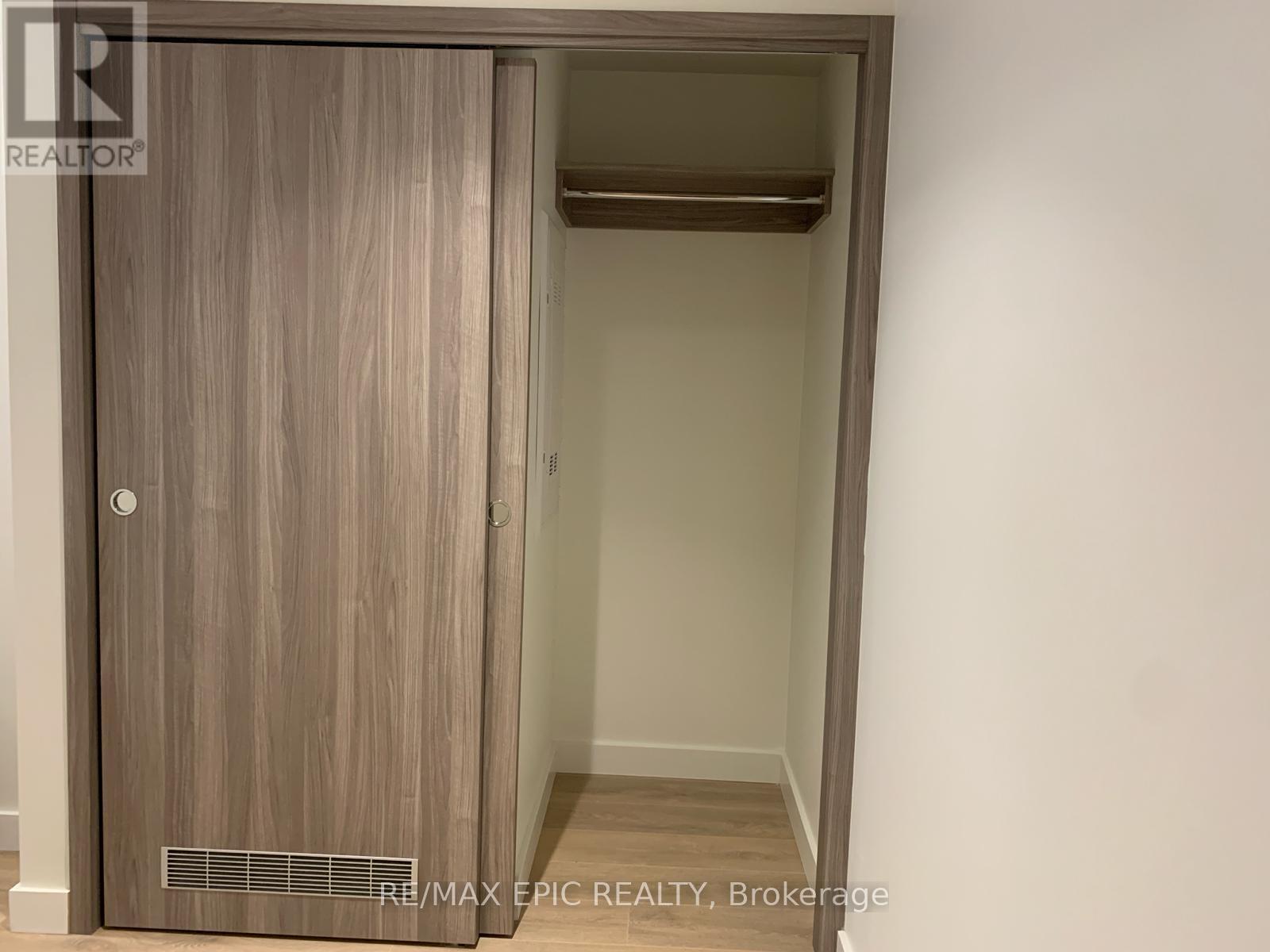 1815 - 85 Mcmahon Drive, Toronto, ON - Indoor