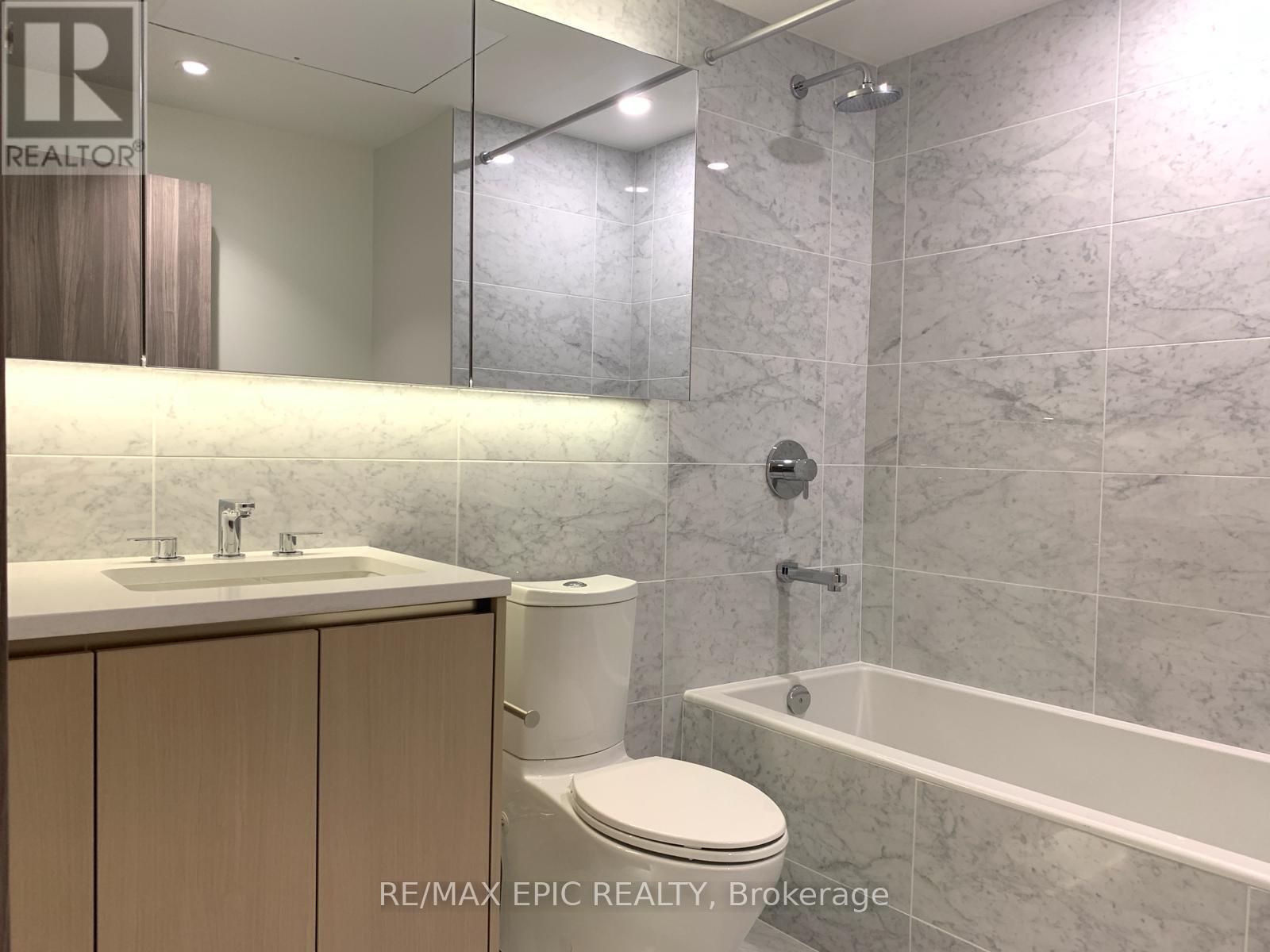 1815 - 85 Mcmahon Drive, Toronto, ON - Indoor Photo Showing Bathroom