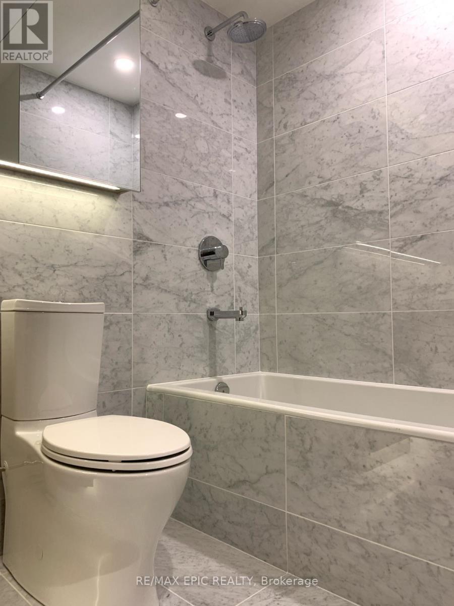 1815 - 85 Mcmahon Drive, Toronto, ON - Indoor Photo Showing Bathroom