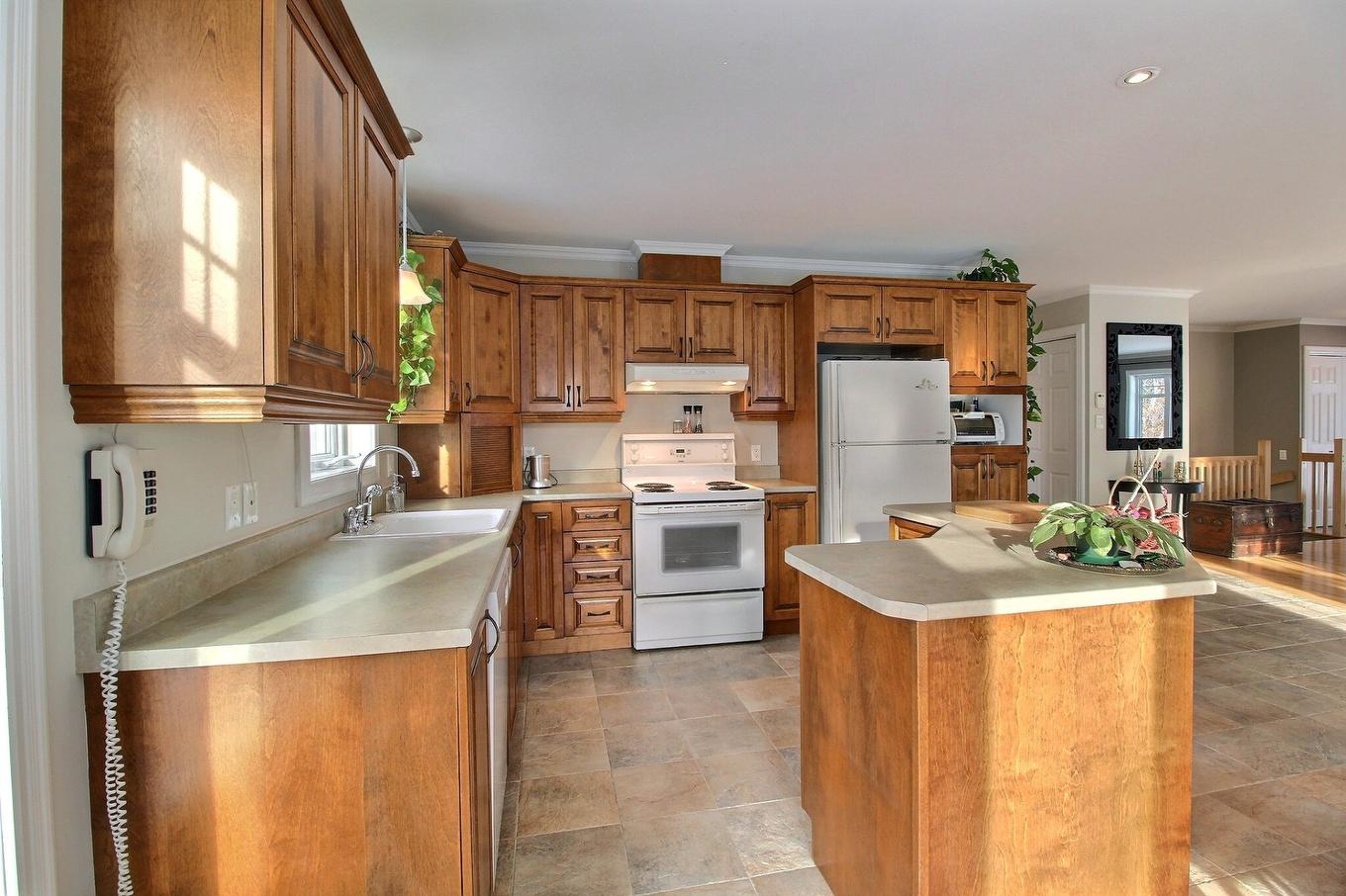 Kitchen - 1177 Rue Maisonneuve, Waterville, QC - Indoor Photo Showing Kitchen