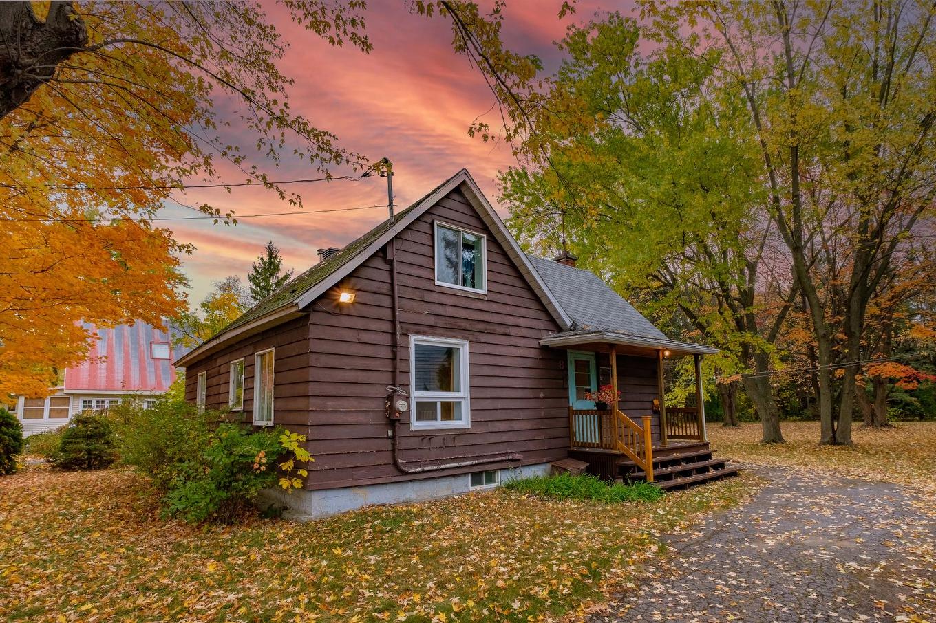 Façade - 8 Ch. Richelieu, Saint-Mathias-Sur-Richelieu, QC - Outdoor