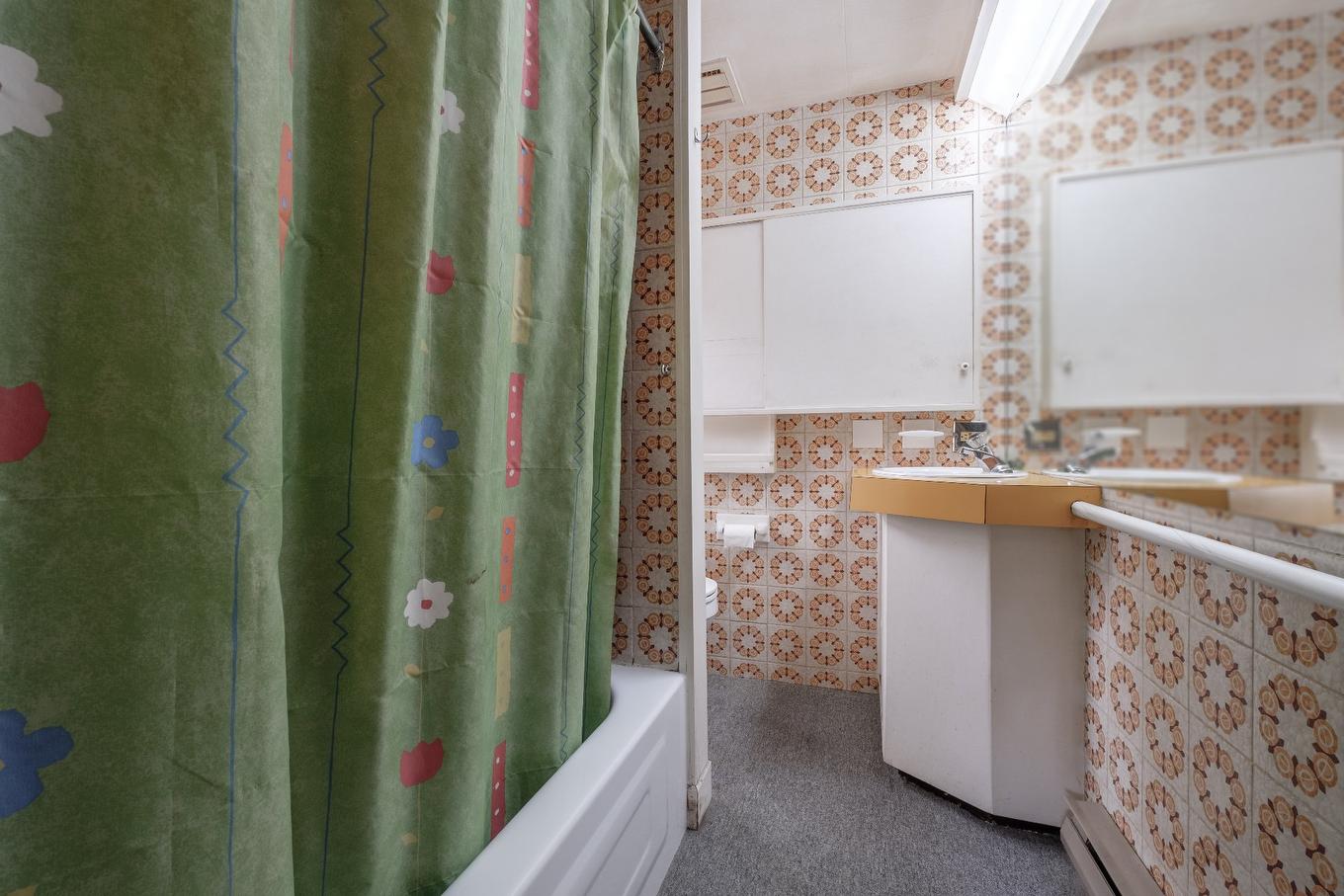 Salle de bains - 8 Ch. Richelieu, Saint-Mathias-Sur-Richelieu, QC - Indoor Photo Showing Bathroom