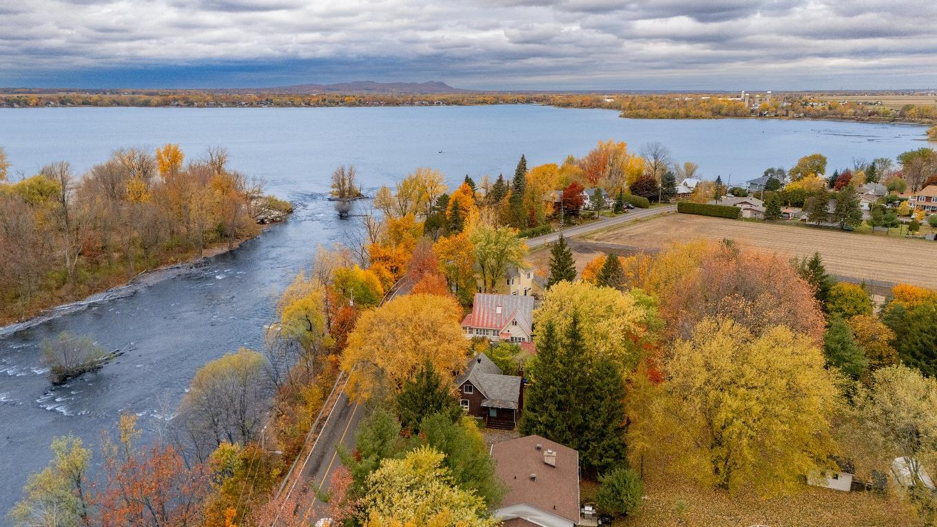 Vue sur l'eau - 8 Ch. Richelieu, Saint-Mathias-Sur-Richelieu, QC - Outdoor With Body Of Water With View