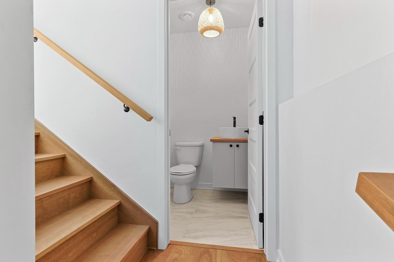 Powder room - 119 Rue Des Marronniers, Salaberry-De-Valleyfield, QC - Indoor