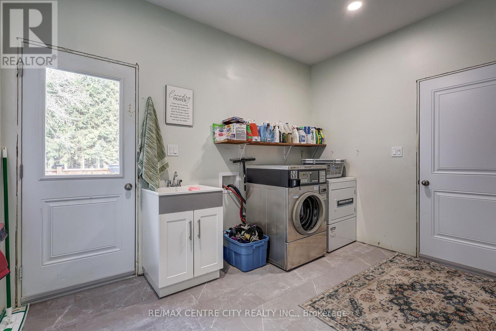 287 Highway 24 Road, Norfolk, ON - Indoor Photo Showing Laundry Room