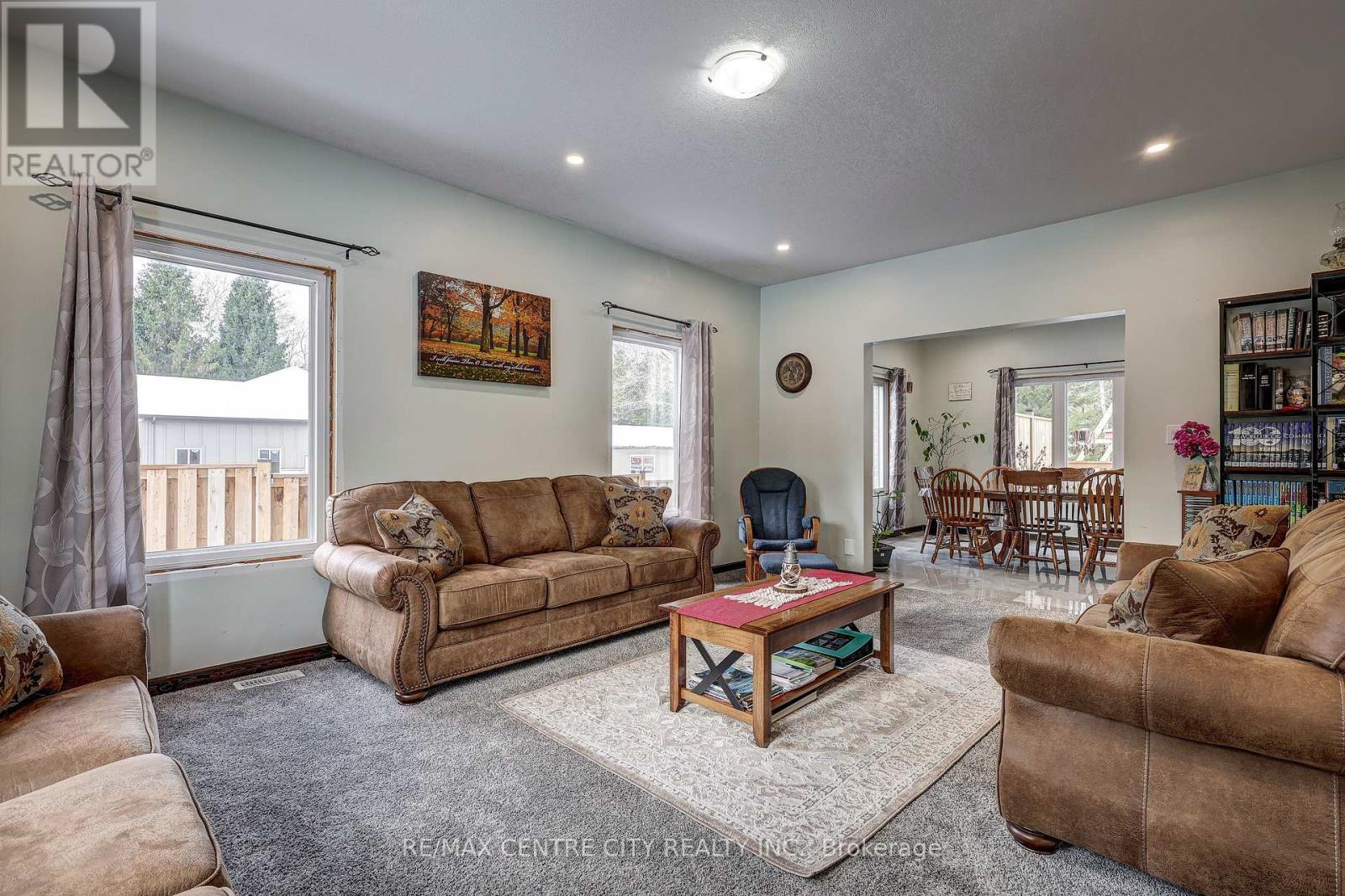 287 Highway 24 Road, Norfolk, ON - Indoor Photo Showing Living Room