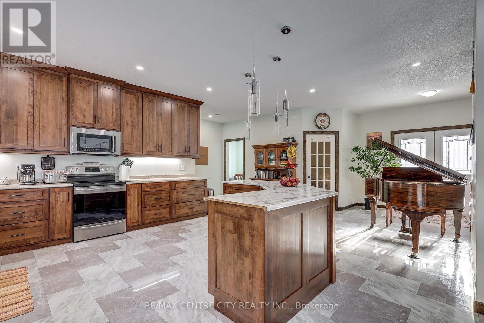287 Highway 24 Road, Norfolk, ON - Indoor Photo Showing Kitchen