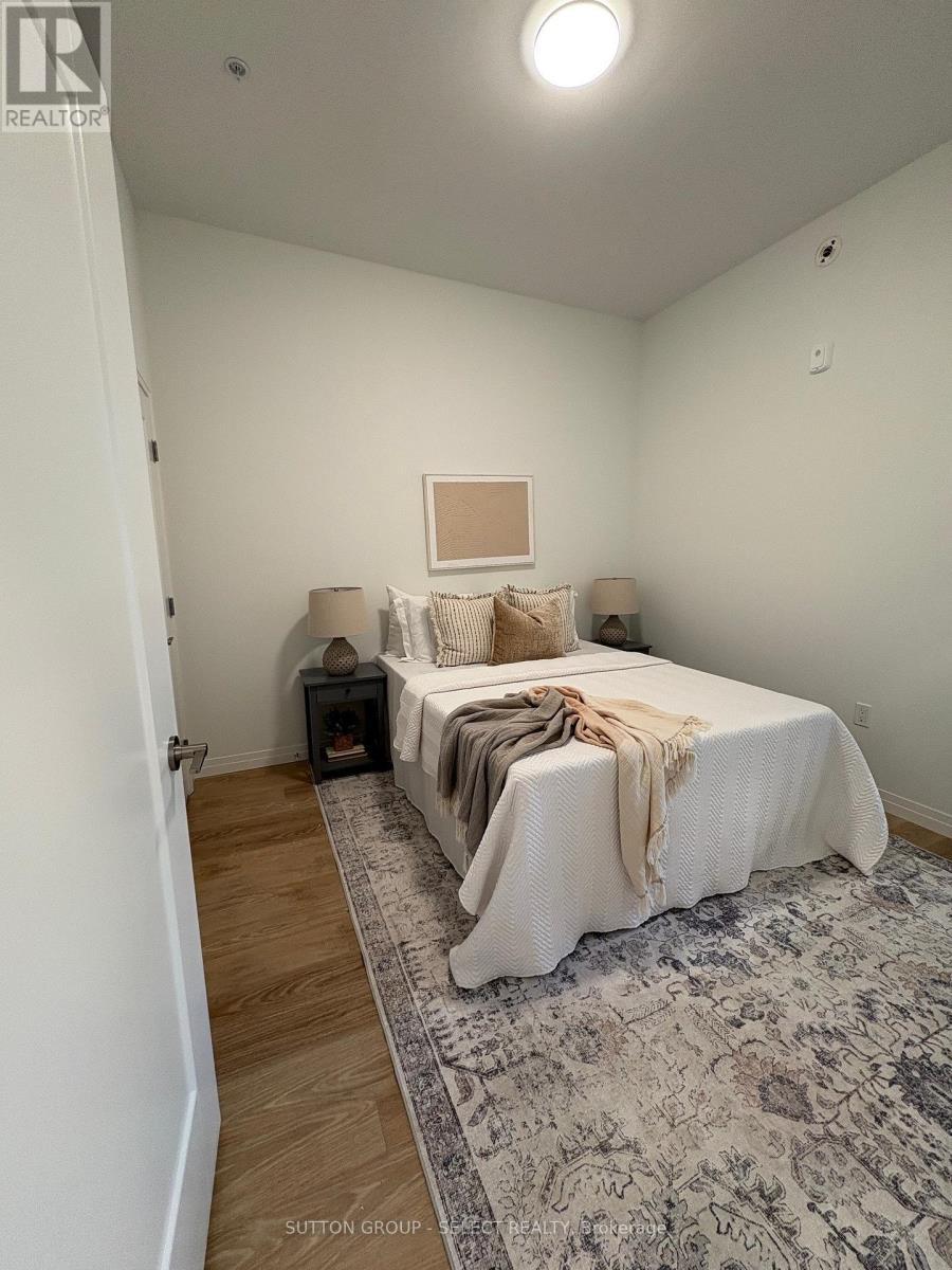 107 - 351 Hill Street, London East (East K), ON - Indoor Photo Showing Bedroom