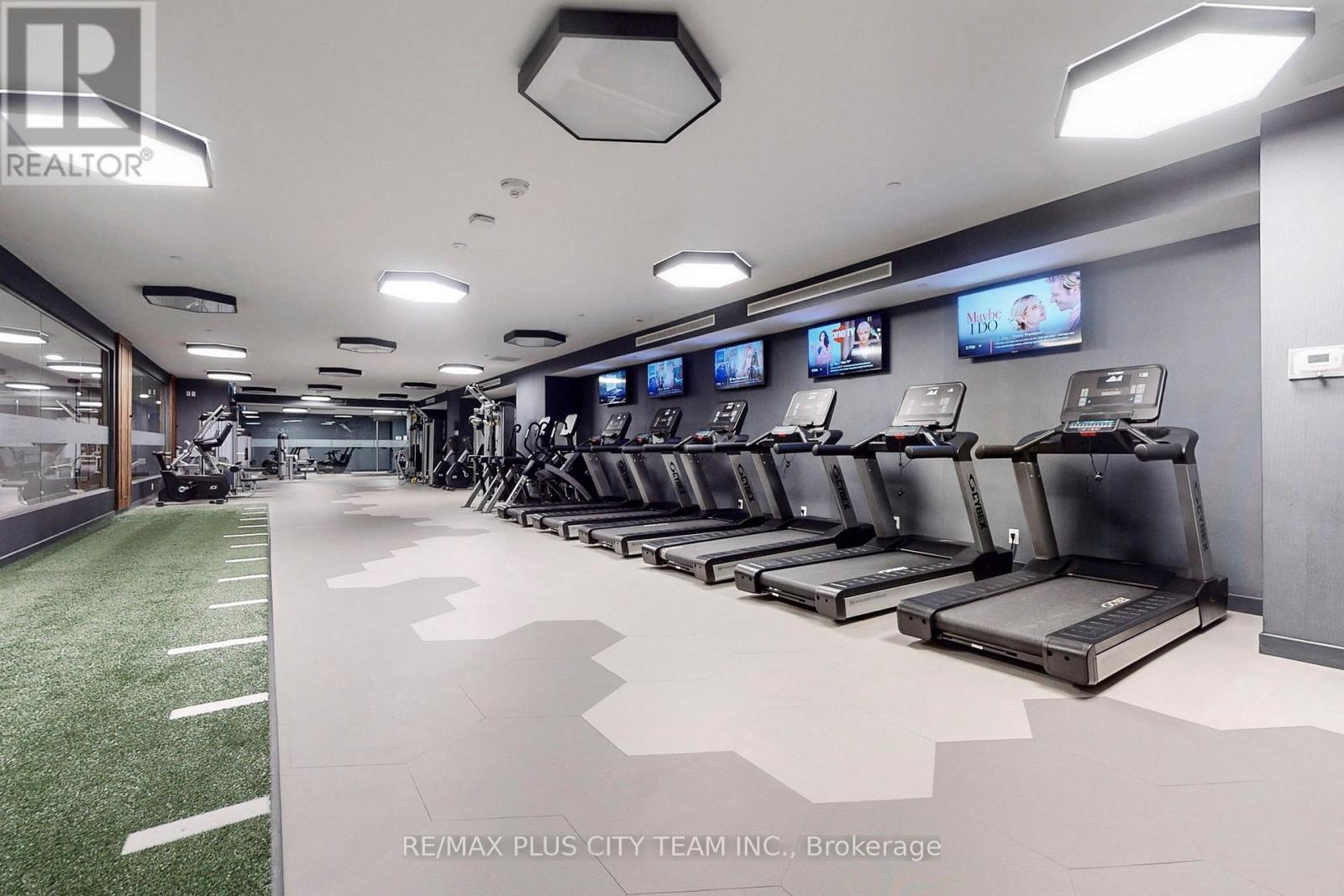 1402 - 28 Freeland Street, Toronto, ON - Indoor Photo Showing Gym Room