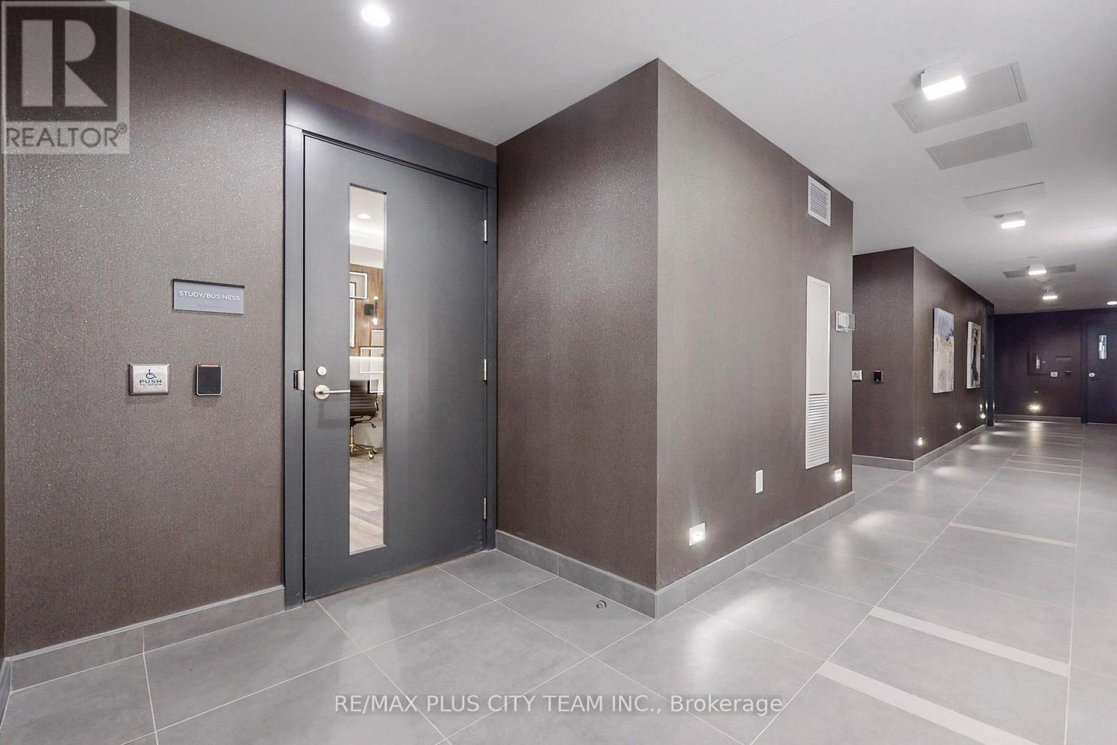 1402 - 28 Freeland Street, Toronto, ON - Indoor Photo Showing Other Room