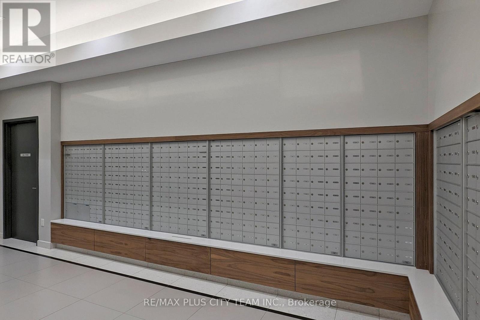 1402 - 28 Freeland Street, Toronto, ON - Indoor Photo Showing Other Room