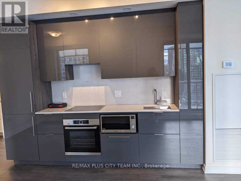 1402 - 28 Freeland Street, Toronto, ON - Indoor Photo Showing Kitchen